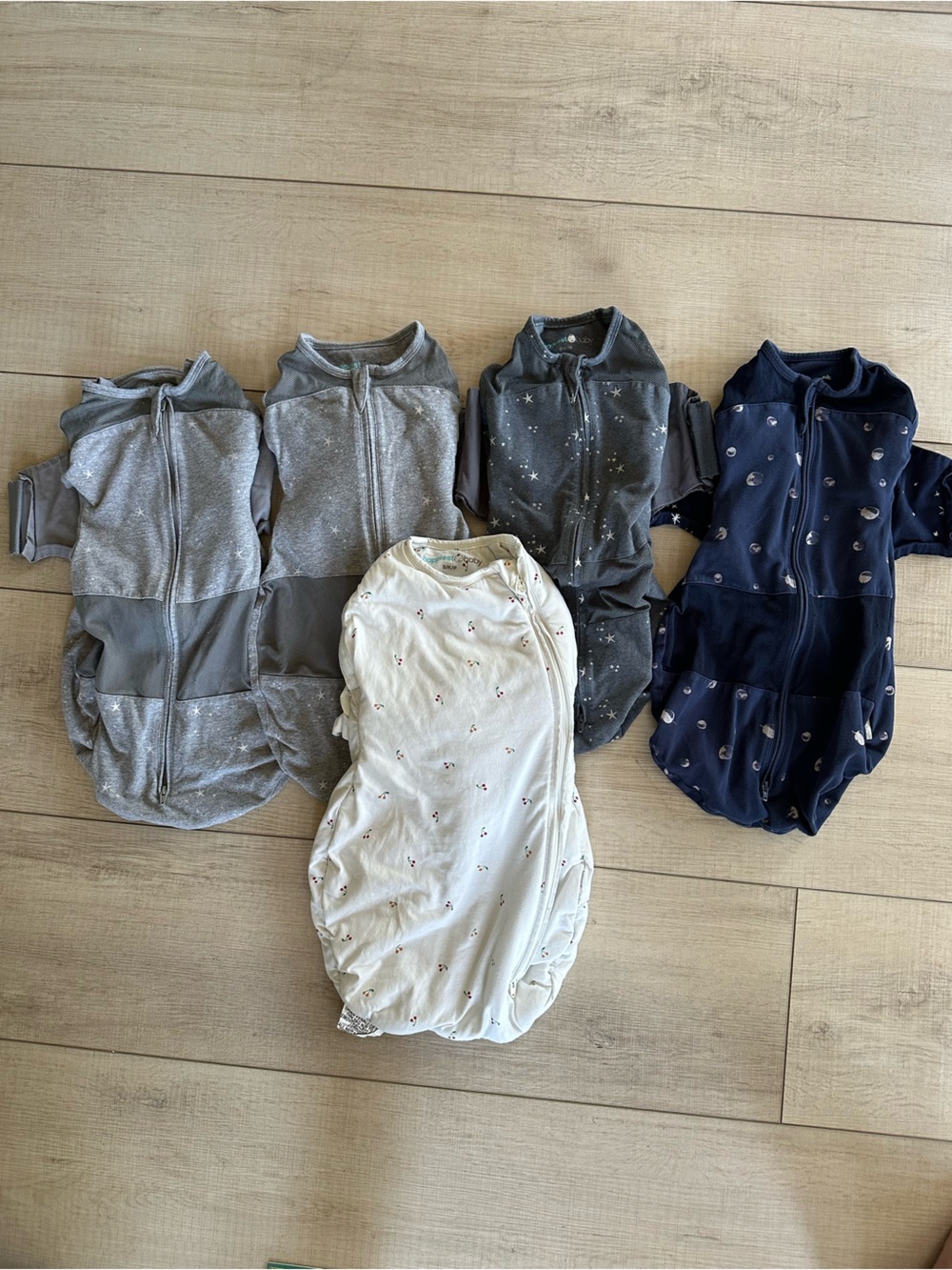 Happiest Baby SNOO Sleep Sack Bundle- Size S- 4 Regular + 1 Comforter Swaddles